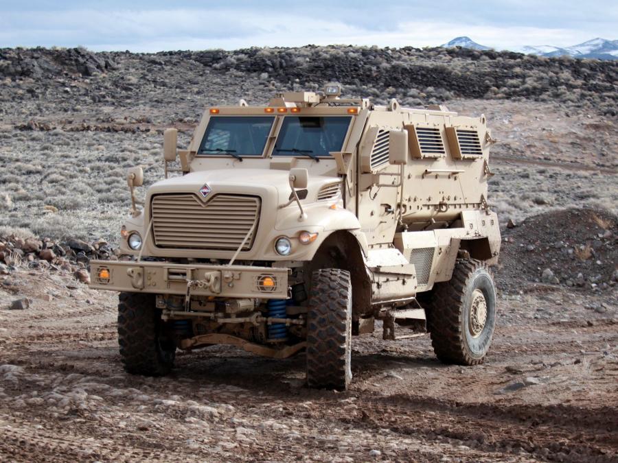  International MaxxPro 4x4 2007 года  (фото 8 из 16)